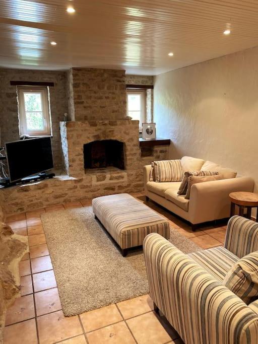 Uniquely Private Holiday Villa In The Charente Puyreaux ภายนอก รูปภาพ