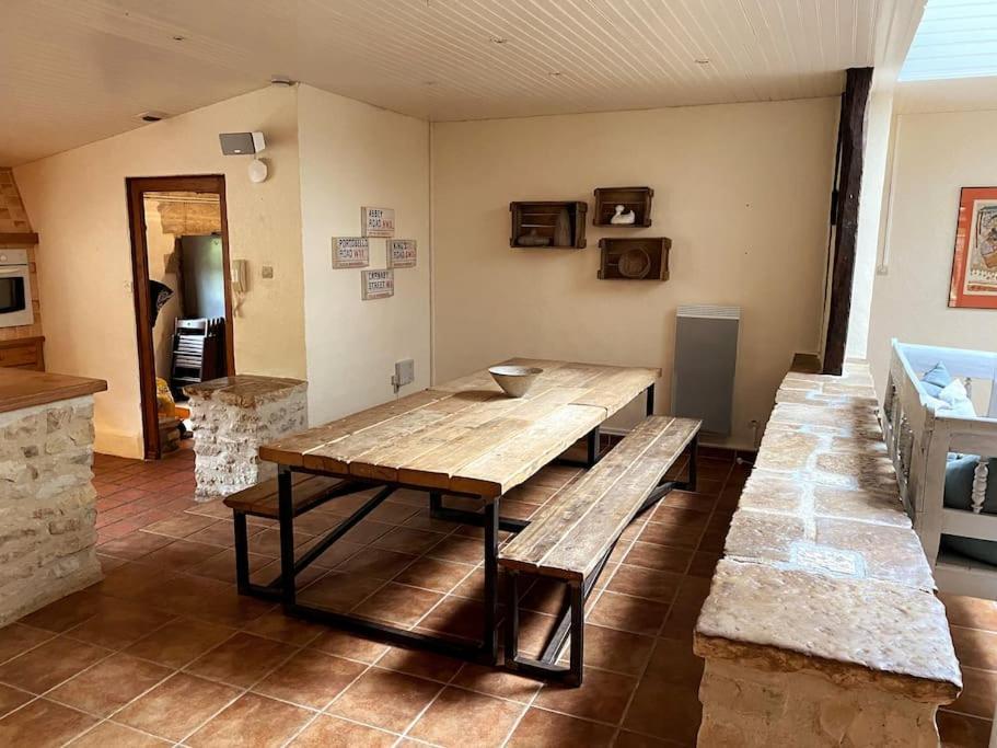 Uniquely Private Holiday Villa In The Charente Puyreaux ภายนอก รูปภาพ
